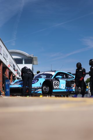 #66 - Nick Jones / Sven Muller - Team Parker Racing Porsche 911 GT3 R (992)
 | SRO / JEP