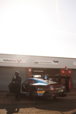 #66 - Nick Jones / Sven Muller - Team Parker Racing Porsche 911 GT3 R (992)
 | SRO / JEP