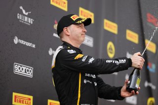 #90 - Marc Warren / Jack Brown - Optimum Motorsport McLaren Artura GT4
 | SRO / JEP