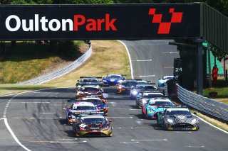 Start of the GT3 Race - #1 - Rob Collard / Hugo Cook - Barwell Motorsport Lamborghini Huracan GT3 Evo2 lead
 | SRO / JEP