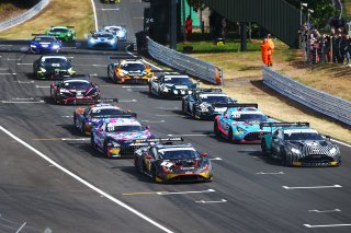 Start of the GT3 Race - #1 - Rob Collard / Hugo Cook - Barwell Motorsport Lamborghini Huracan GT3 Evo2 lead
 | SRO / JEP