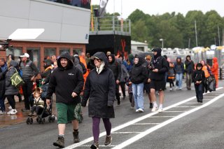 Autograph session and pit walk
 | SRO / JEP