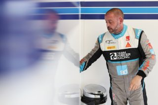 #66 - Nick Jones - Team Parker Racing Porsche 911 GT3 R (992)
 | SRO / JEP