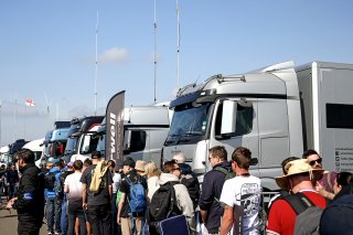 British GT autograph session
 | SRO / JEP