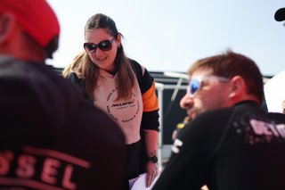 Fans at the Autograph Session
 | SRO / JEP