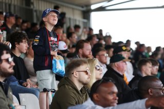 Fans at SIlverstone
 | SRO / JEP