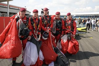 The Red Devils land on the grid before the start of the race
 | SRO / JEP