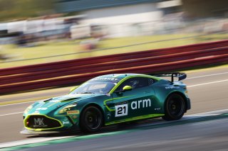 #21 - Will Orton / Jessica Hawkins - MK Racing - Aston Martin Vantage AMR GT4 Evo | SRO / JEP