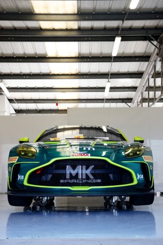 #21 - Will Orton / Jessica Hawkins - MK Racing - Aston Martin Vantage AMR GT4 Evo | SRO / JEP      