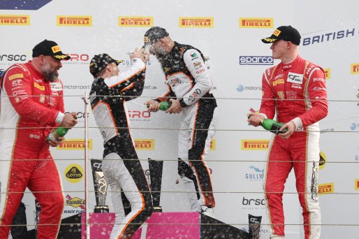 #3 - Yasser Shahin / Garnet Patterson - Optimum Motorsport - McLaren 720S GT3 Evo
 | JEP \ SRO