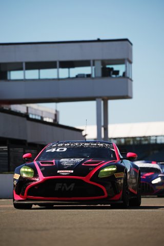#40 - James Townsend / Joe Wheeler - Townsend Racing powered by Fox Motorsport - Aston Martin Vantage AMR GT4 Evo | SRO / JEP