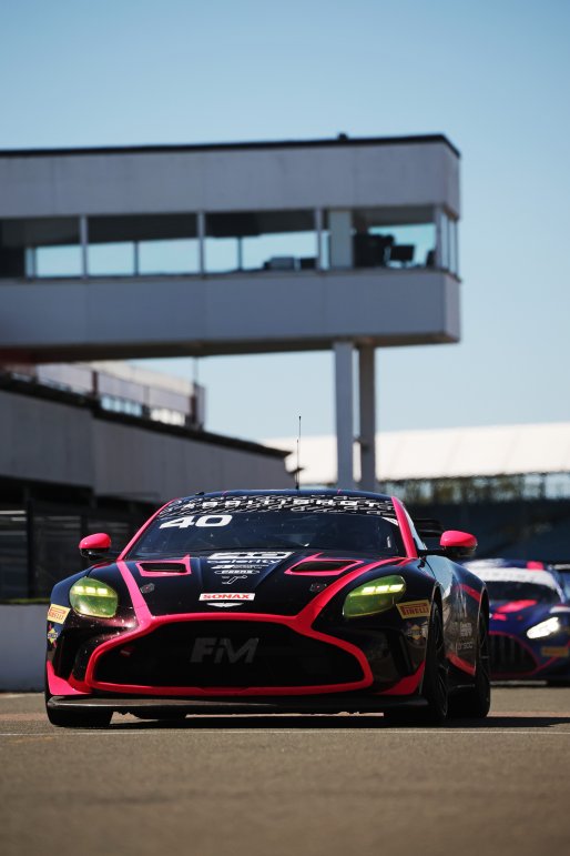 #40 - James Townsend / Joe Wheeler - Townsend Racing powered by Fox Motorsport - Aston Martin Vantage AMR GT4 Evo | SRO / JEP