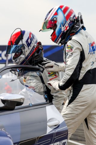 #6 - Ian Loggie / Phil Keen - Paradine Competition - BMW M4 GT3 Evo | SRO / JEP