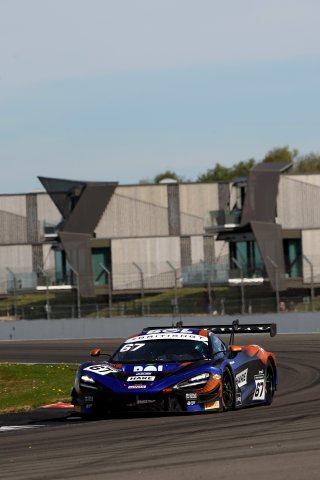#67 - Simon Orange / Marcus Clutton - Orange Racing by JMH - McLaren 720S GT3 Evo | SRO / JEP