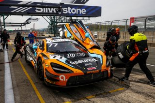 #77 - Morgan Tillbrook / Ben Barnicoat - Optimum Motorsport - McLaren 720S GT3 Evo | SRO / JEP