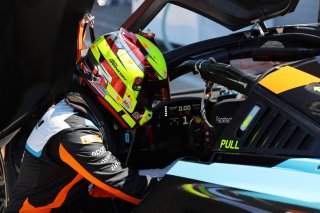 #77 - Morgan Tillbrook / Ben Barnicoat - Optimum Motorsport - McLaren 720S GT3 Evo | SRO / JEP