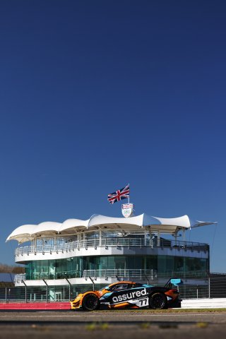 #77 - Morgan Tillbrook / Ben Barnicoat - Optimum Motorsport - McLaren 720S GT3 Evo | SRO / JEP