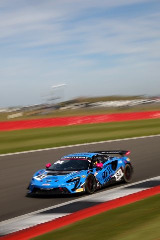 #84 - Revie Lake / Blake Angliss - Mahiki Racing - McLaren Artura GT4 | SRO / JEP