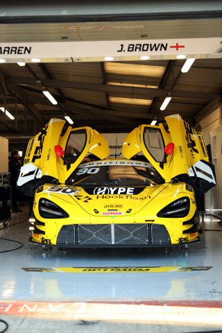 #90 - Marc Warren / Jack Brown - Optimum Motorsport - McLaren 720S GT3 Evo
 | JEP \ SRO