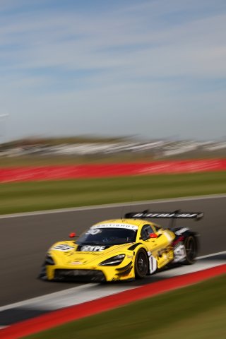 #90 - Marc Warren / Jack Brown - Optimum Motorsport - McLaren 720S GT3 Evo | SRO / JEP