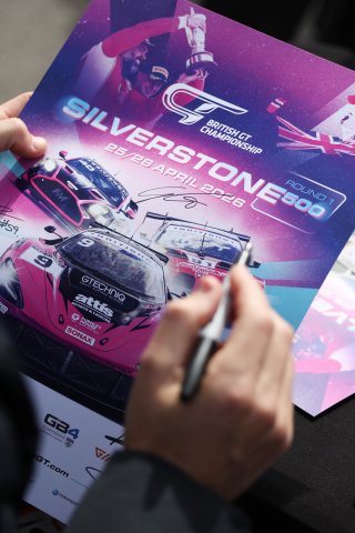 Autograph Session
 | SRO / JEP