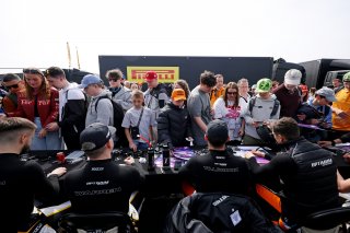 Autograph Session
 | SRO / JEP