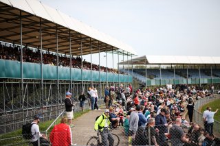 Fans at Silverstone
 | SRO / JEP