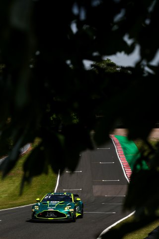 #21 - Will Orton / Jessica Hawkins - MK Racing - Aston Martin Vantage AMR GT4 Evo
 | SRO / JEP