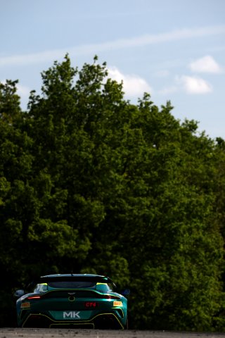 #21 - Will Orton / Jessica Hawkins - MK Racing - Aston Martin Vantage AMR GT4 Evo | SRO / JEP