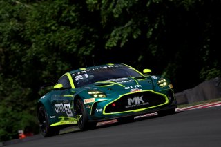 #21 - Will Orton / Jessica Hawkins - MK Racing - Aston Martin Vantage AMR GT4 Evo | SRO / JEP