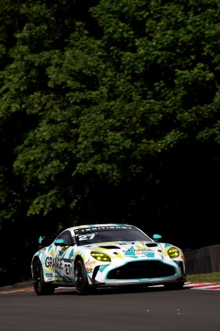 #27 - Daniel Lavery / Darren Turner - Grange Racing with FSR - Aston Martin Vantage AMR GT4 Evo | SRO / JEP