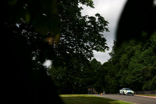 #27 - Daniel Lavery / Darren Turner - Grange Racing with FSR - Aston Martin Vantage AMR GT4 Evo | SRO / JEP