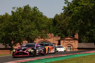 #40 - James Townsend / Joe Wheeler - Townsend Racing powered by Fox Motorsport - Aston Martin Vantage AMR GT4 Evo
 | SRO / JEP