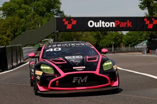 #40 - James Townsend / Joe Wheeler - Townsend Racing powered by Fox Motorsport - Aston Martin Vantage AMR GT4 Evo
 | SRO / JEP