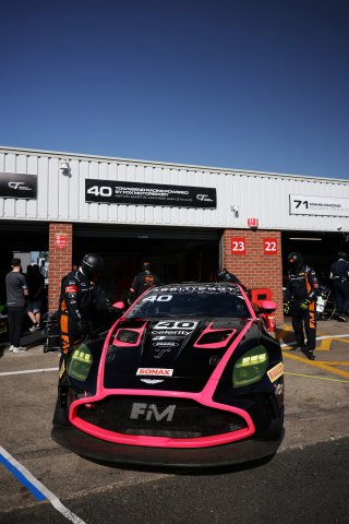 #40 - James Townsend / Joe Wheeler - Townsend Racing powered by Fox Motorsport - Aston Martin Vantage AMR GT4 Evo | SRO / JEP