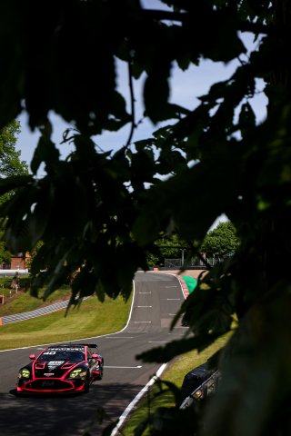 #40 - James Townsend / Joe Wheeler - Townsend Racing powered by Fox Motorsport - Aston Martin Vantage AMR GT4 Evo
 | SRO / JEP