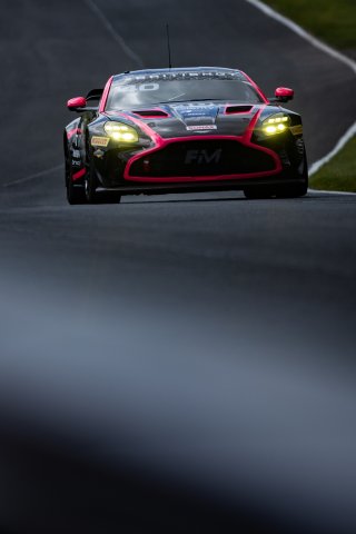#40 - James Townsend / Joe Wheeler - Townsend Racing powered by Fox Motorsport - Aston Martin Vantage AMR GT4 Evo | SRO / JEP