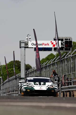 #55 - Duncan Cameron / Matt Griffin - Barwell Motorsport - Lamborghini Huracan GT3 Evo2
 | SRO / JEP
