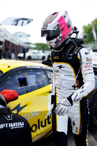#59 - Luca Hopkinson - Optimum Motorsport - McLaren Artura GT4 | SRO / JEP