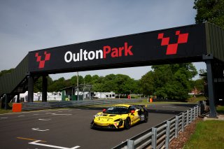 #59 - Luca Hopkinson / Josh Stanton - Optimum Motorsport - McLaren Artura GT4
 | SRO / JEP