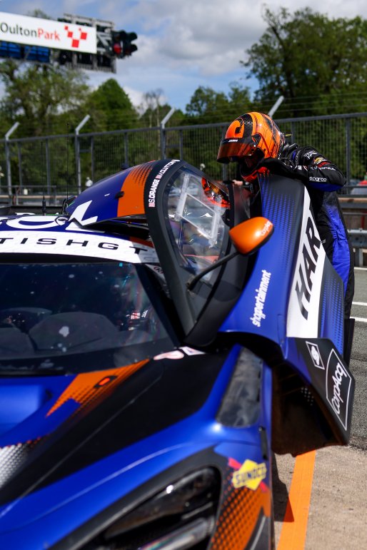 #67 - Simon Orange / Marcus Clutton - Orange Racing by JMH - McLaren 720S GT3 Evo | SRO / JEP