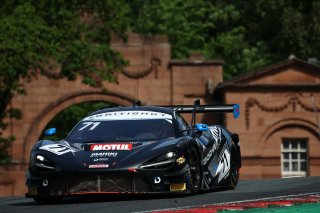 #71 - Matt Topham / Luke Garlick - Mahiki Racing - McLaren 720S GT3 Evo | SRO / JEP