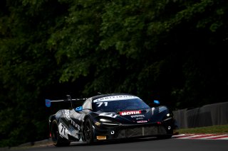 #71 - Matt Topham / Luke Garlick - Mahiki Racing - McLaren 720S GT3 Evo | SRO / JEP