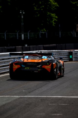 #77 - Morgan Tillbrook / Ben Barnicoat - Optimum Motorsport - McLaren 720S GT3 Evo | SRO / JEP