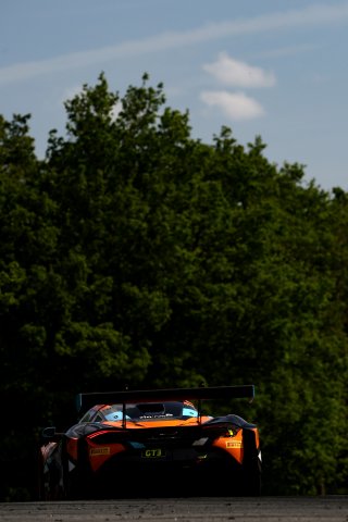 #77 - Morgan Tillbrook / Ben Barnicoat - Optimum Motorsport - McLaren 720S GT3 Evo | SRO / JEP