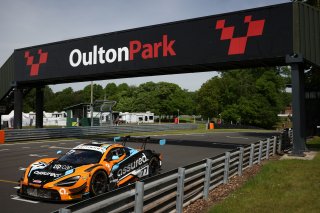 #77 - Morgan Tillbrook / Ben Barnicoat - Optimum Motorsport - McLaren 720S GT3 Evo
 | SRO / JEP