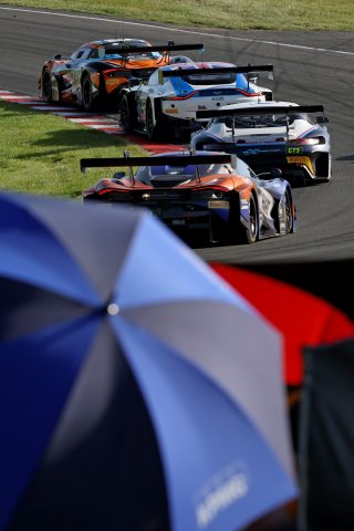 #77 - Morgan Tillbrook / Ben Barnicoat - Optimum Motorsport - McLaren 720S GT3 Evo
 | SRO / JEP