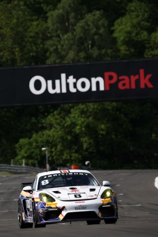#8 - Ian Duggan / Tom Bradshaw - Toro Verde GT - Porsche 718 Cayman GT4 RS CS | SRO / JEP