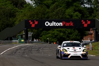 #8 - Ian Duggan / Tom Bradshaw - Toro Verde GT - Porsche 718 Cayman GT4 RS CS
 | SRO / JEP