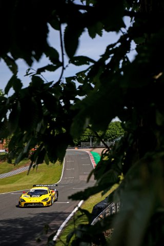 #90 - Marc Warren / Jack Brown - Optimum Motorsport - McLaren 720S GT3 Evo
 | SRO / JEP